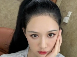从头到脚近百针！46岁陈乔恩针雕美容后首次现身，幼态脸太显年轻-福娃资源分享网